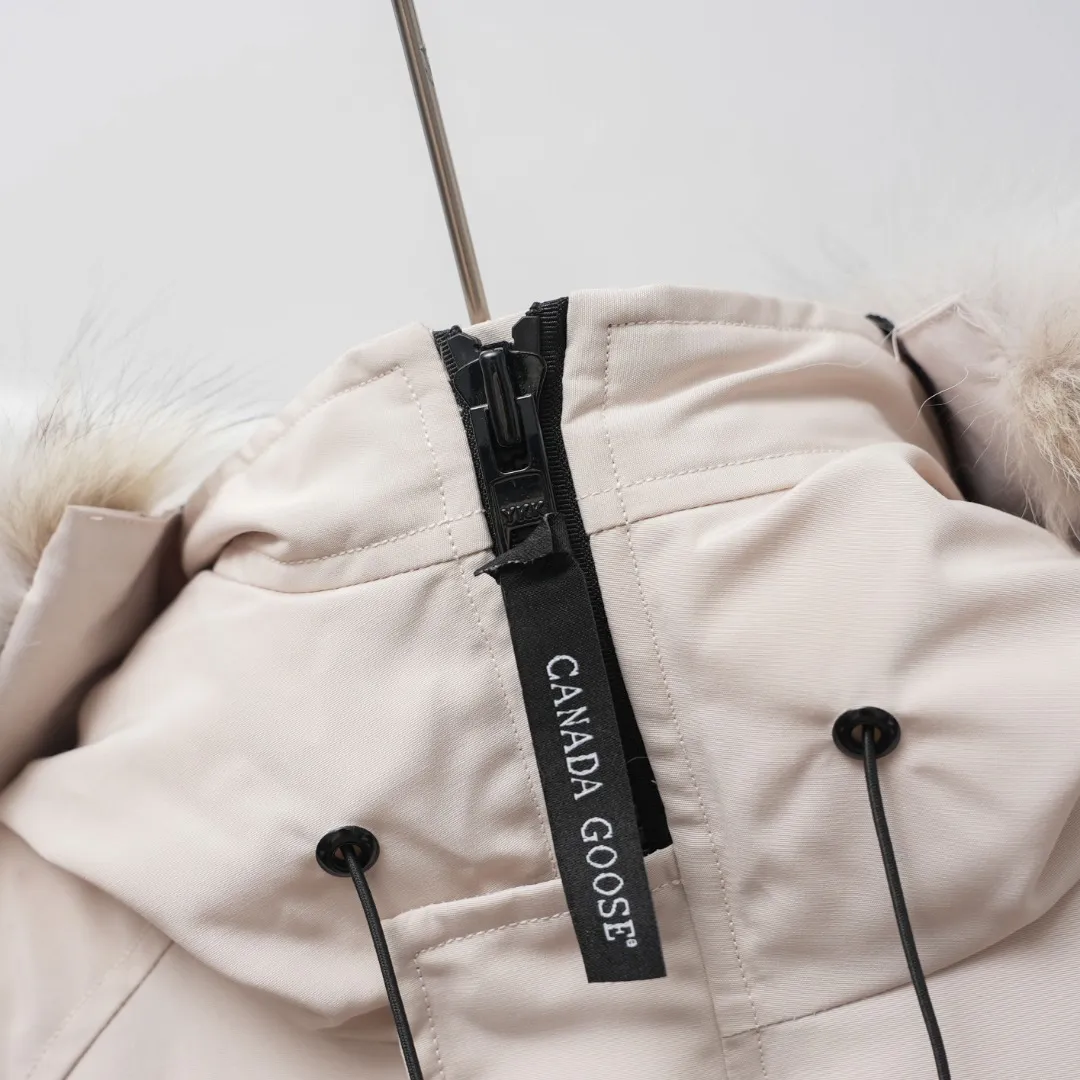 P720 CANADA GOOSE丨Canada Goose 01 pilot hooded down jacket Color: Off-white Size: XS-XXL